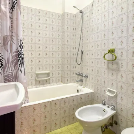 1 Bedroom Cozy In *