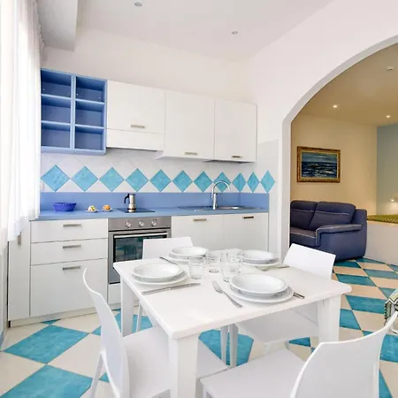 Apartment Stunning In With Wifi Deiva Marina